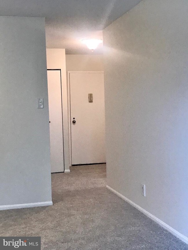 203 Yoakum Pkwy-Unit -302 in Alexandria, VA - Building Photo - Building Photo