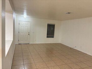 2545 E Warwick Castle Ln in Tucson, AZ - Building Photo - Building Photo