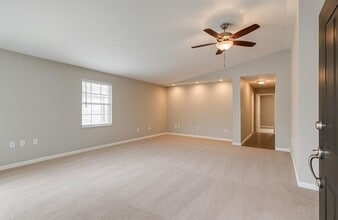 834 Live Oak St in Columbus, TX - Building Photo - Building Photo
