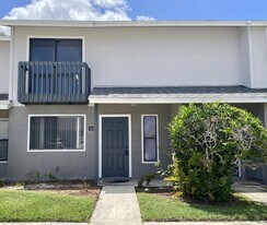 4104 Inlet Cir in Greenacres, FL - Building Photo
