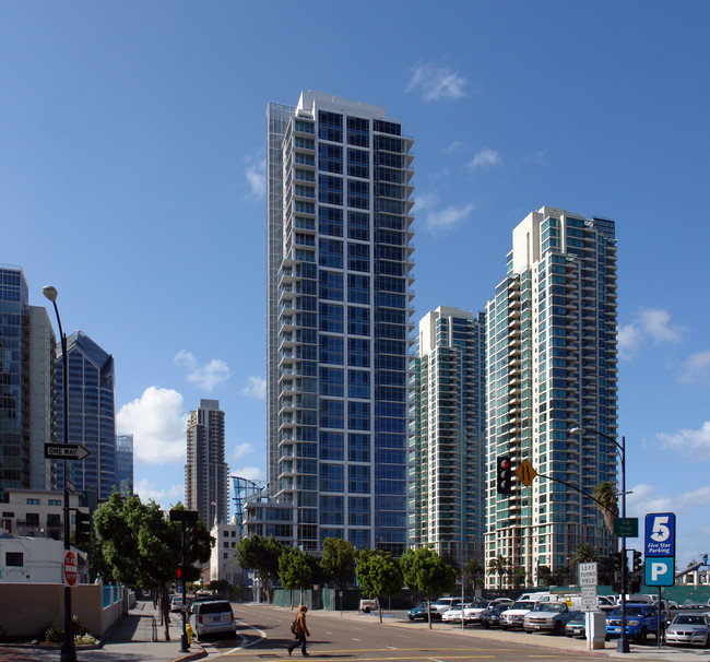 Sapphire Tower in San Diego, CA - Foto de edificio - Building Photo