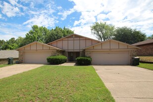 4518-4520 Edinburgh Dr in Tyler, TX - Building Photo