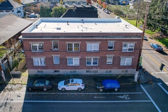 Kent Apartments in Portland, OR - Building Photo - Building Photo