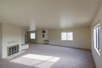 1830 Rosaline Ave in Redding, CA - Building Photo - Building Photo