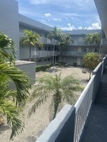 1755 W 60th St in Hialeah, FL - Building Photo