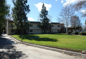 Whispering Oaks Apartments