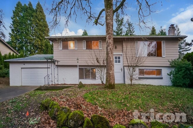 property at 6640 Devonshire Dr