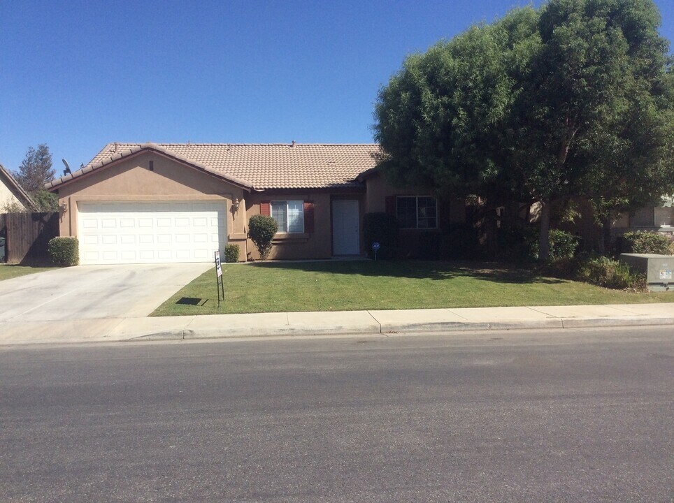 4626 Goal Point St in Bakersfield, CA - Building Photo