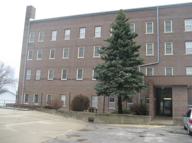 Courtside Plaza in Carroll, IA - Building Photo