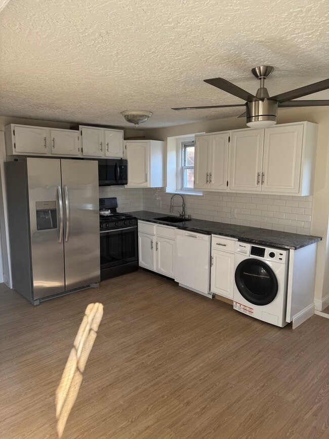 27 Jasper St, Unit 1 Bedroom Appartment in Saugus, MA - Building Photo - Building Photo