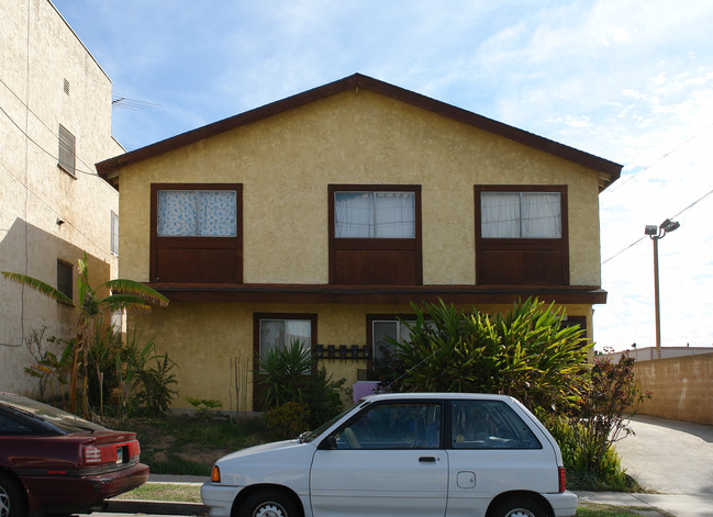 1318 N New Hampshire Ave in Los Angeles, CA - Building Photo - Building Photo