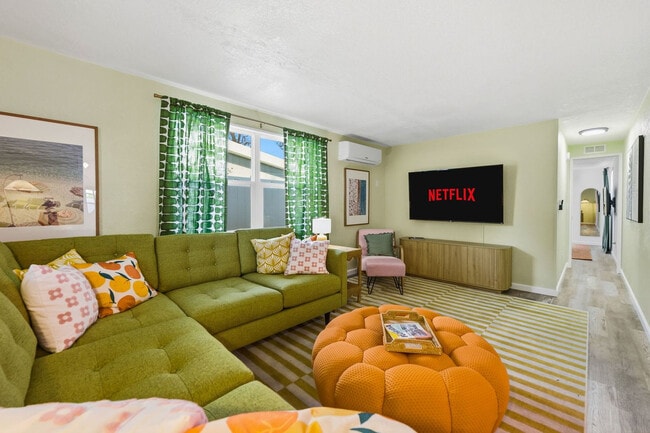 3116 Karen Ave in Largo, FL - Foto de edificio - Building Photo