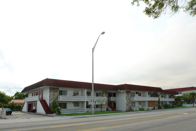 1825 Ludlam Rd in Miami, FL - Building Photo - Building Photo