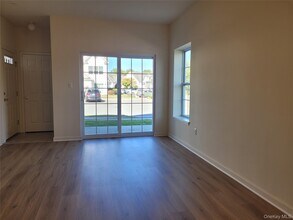 296 Ruth Ct in Middletown, NY - Building Photo - Building Photo