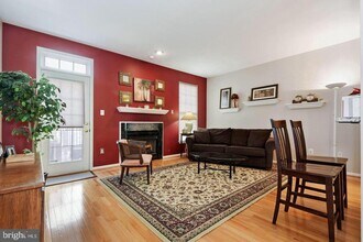 5908 Ians Way in Alexandria, VA - Building Photo - Building Photo