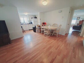 22 Cove Rd, Unit 5 in Stamford, CT - Building Photo - Building Photo