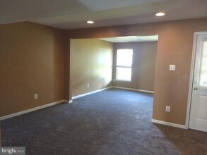 213 Windsor Ct in Quakertown, PA - Building Photo - Building Photo