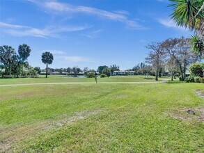 8511 Casa Del Lago in Boca Raton, FL - Building Photo - Building Photo