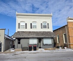 135 E Main St in Gillett, WI - Building Photo