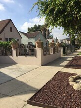 1336 S Mansfield Ave in Los Angeles, CA - Building Photo - Building Photo