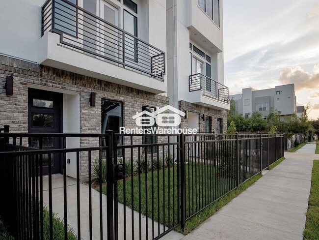 property at 5713 Larkin St