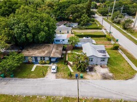 438 NW 93rd St in Miami, FL - Building Photo