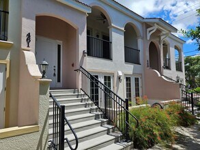 461 Nokomis Ave S in Venice, FL - Building Photo - Building Photo