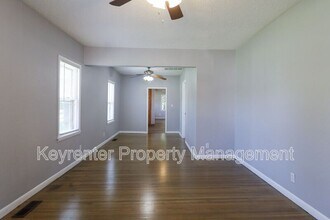 526 S 39th W Ave in Tulsa, OK - Building Photo - Building Photo
