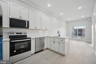 103 N 63rd St-Unit -5 in Philadelphia, PA - Building Photo - Building Photo
