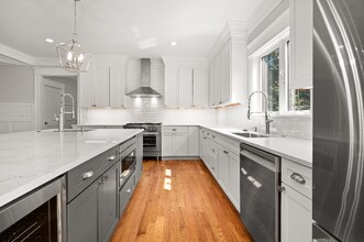 585 Lowell St in Lexington, MA - Building Photo - Building Photo