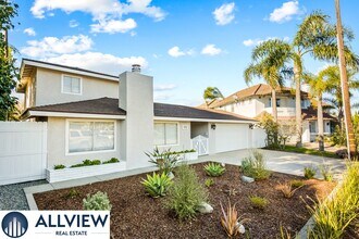 1751 Westminster Ave in Costa Mesa, CA - Building Photo - Building Photo