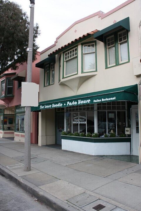 530-544 Lighthouse Ave in Monterey, CA - Building Photo