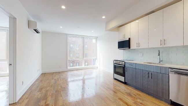 13828 Queens Blvd in Queens, NY - Building Photo - Building Photo