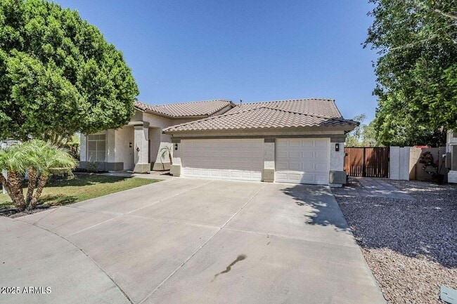 1001 N Quail Ln in Gilbert, AZ - Building Photo - Building Photo