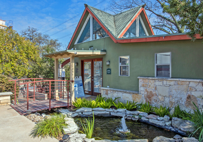 Park Terrace Apartments in Austin, TX - Foto de edificio - Building Photo