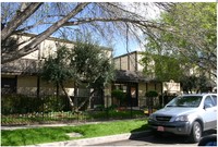 Kelvin Square Apartments in Winnetka, CA - Foto de edificio - Building Photo