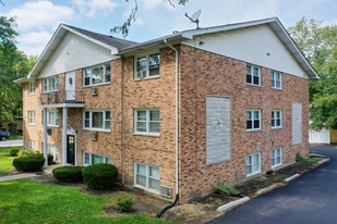 4328 W Lindenwood Dr in Matteson, IL - Building Photo