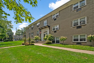 TPK Apartments in Ridgewood, NJ - Foto de edificio - Building Photo