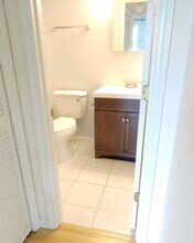 1400 Cedar Ridge Dr in Radford, VA - Foto de edificio - Building Photo