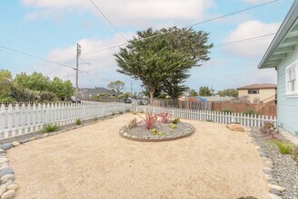 230 Gibson Ave in Pacific Grove, CA - Building Photo - Building Photo