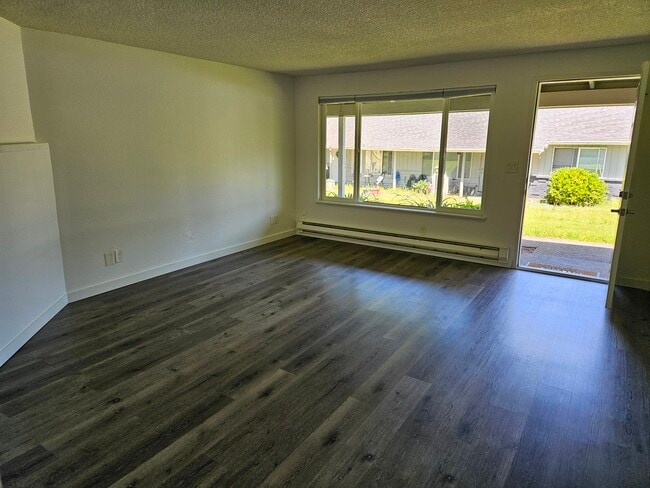 30831 19th Pl S, Unit Federal Way Duplex in Federal Way, WA - Building Photo - Building Photo