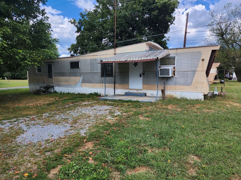 511 N Western Ave in Martinsburg, WV - Building Photo