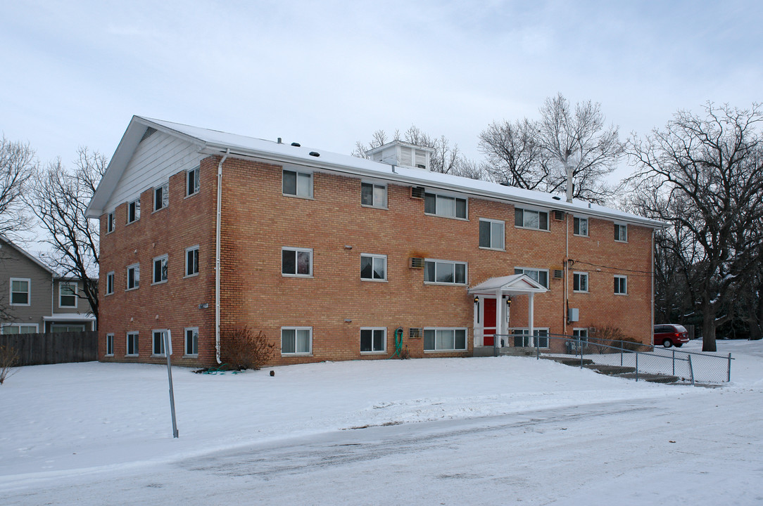 10027 Butternut St NW in Coon Rapids, MN - Building Photo