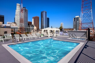Randolph Lofts in Los Angeles, CA - Foto de edificio - Building Photo
