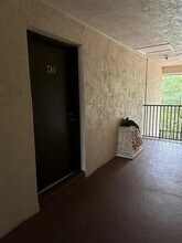 6051 SW 41st St in Davie, FL - Foto de edificio - Building Photo