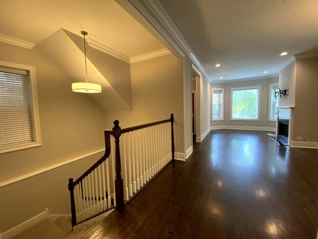 3728 N Magnolia Ave in Chicago, IL - Building Photo - Building Photo