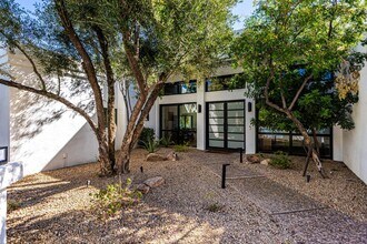 9917 N 52nd St in Paradise Valley, AZ - Building Photo - Building Photo