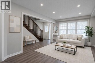 7 Hollinrake Ave in Brantford, ON - Building Photo - Building Photo