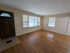 1247 Ashford Dr in St. Louis, MO - Building Photo - Building Photo