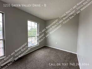 1235 Green Valley Dr in Heath, OH - Building Photo - Building Photo